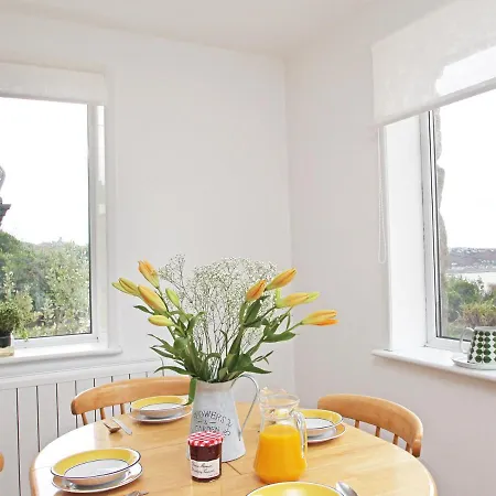 Holiday home Brook House